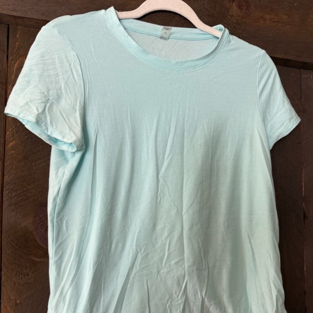 Beyond Yoga On the down low tee, light blue, small
